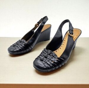 BCBG Girls Sz 7 Elegant Black Leather Wedge Sandals Slingback